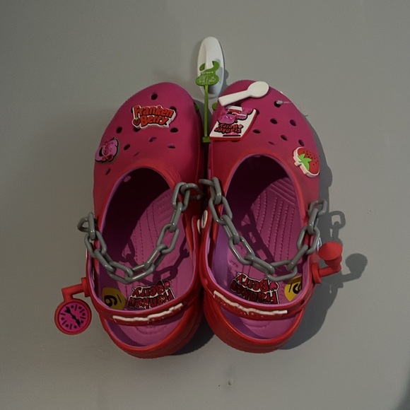 Crocs x FrankenBerry limited edition viral size 9w / 7m NWT - Picture 4 of 6